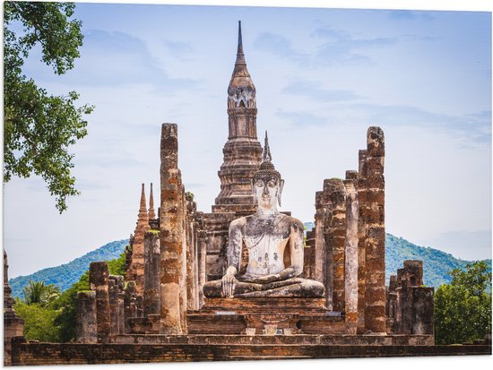 Vlag - Grote Buddha op Wat Mahathat Tempel voor Berg in Ayutthaya, Thailand - 80x60 cm Foto op Polyester Vlag