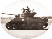 WallClassics - PVC Schuimplaat Ovaal - Tank uit het Leger in het Zwart Wit - 40x30 cm Foto op Ovaal (Met Ophangsysteem)