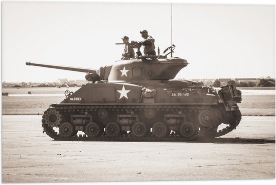 WallClassics - Vlag - Tank uit het Leger in het Zwart Wit - 60x40 cm Foto op Polyester Vlag