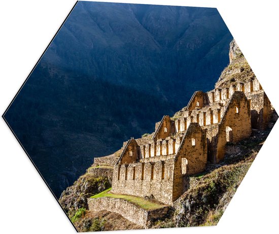 Dibond Hexagon - Pinkuylluna Ruïne Inca Trail Peru - 80x69.6 cm Foto op Hexagon (Met Ophangsysteem)