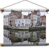 WallClassics - Textielposter - Huizen aan het Water - 40x30 cm Foto op Textiel