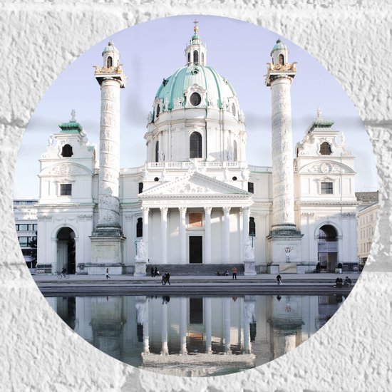WallClassics - Muursticker Cirkel - Karlskirche kerk - Oostenrijk - 20x20 cm Foto op Muursticker