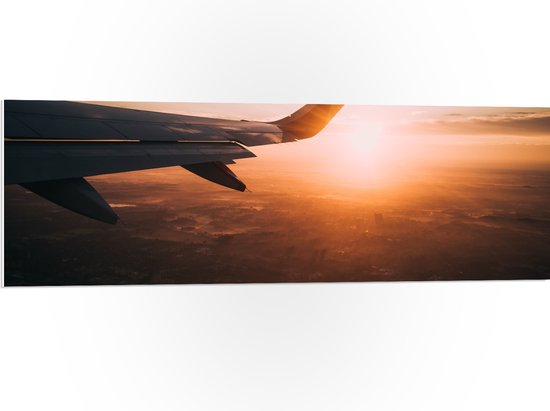 WallClassics - Plaque de Mousse PVC - Aile d'Avion avec Coucher de Soleil - 120x40 cm Photo sur Plaque de Mousse PVC