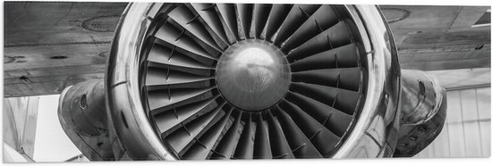 WallClassics - Vlag - Vliegtuigmotor in het Zwart Wit - 90x30 cm Foto op Polyester Vlag