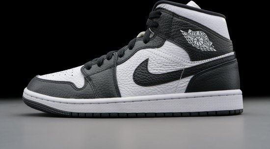Nike Air Jordan Air Jordan 1 Mid 'Invert Black White' - Maat: 41 | bol.com