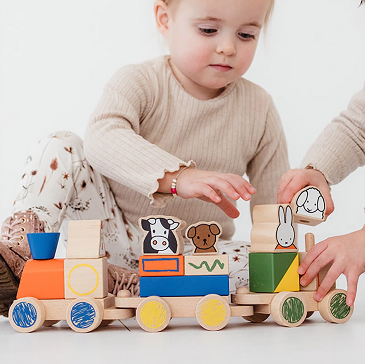 Nijntje houten speelgoed blokkentrein, trein met blokken - peuter kleuter educatief speelgoed - vanaf 1,5 jaar - Bambolino Toys cadeau tip — afbeelding 12