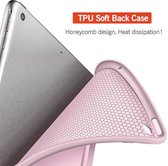 Hoes met Screenprotector geschikt voor iPad 2022 10.9 inch 10e Generatie - Trifold Smart Cover Book Case Leer Tablet Hoesje Roze + Gehard Glas Screen Protector