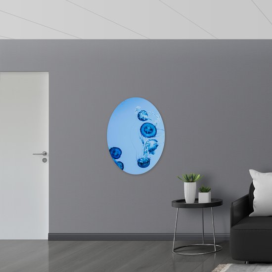 WallClassics - Panneau en mousse PVC ovale - Méduse bleue nageant dans l' Water - Photo 72 x 96 cm sur ovale (avec système de suspension)