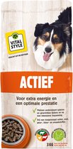 VITALstyle Hond Actief - Geperste Hondenbrokken - Extra Energie Voor Optimale Prestatie - Met o.a. Brandnetel & Meloen - 3 kg