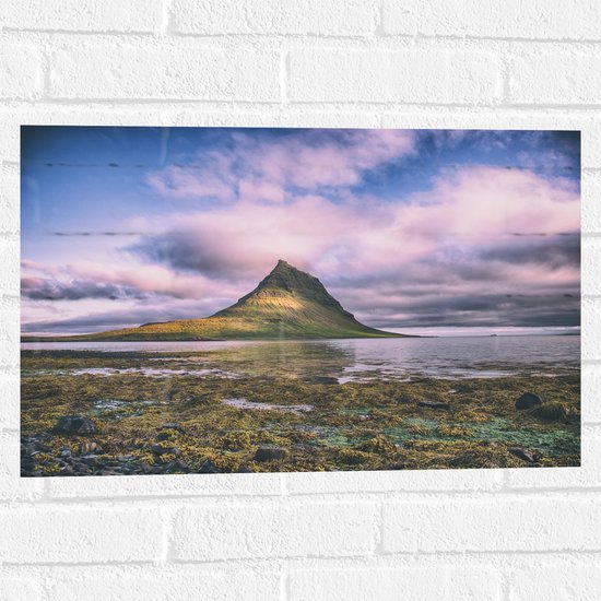 Muursticker - Kirkjufell Berg - IJsland - 60x40 cm Foto op Muursticker