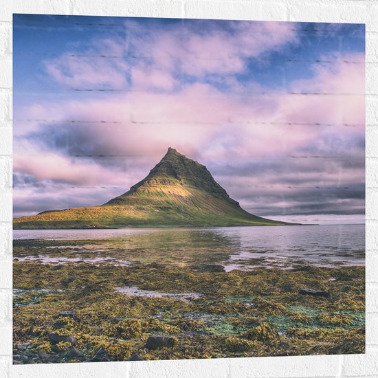Muursticker - Kirkjufell Berg - IJsland - 80x80 cm Foto op Muursticker