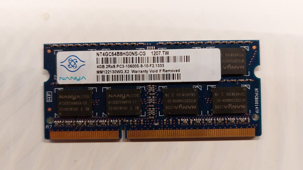 nanya 4GB 2Rx8 PC3-10600S-9-10-F2.1333 S0dimm Nt4GC64B8HG0NS-CG DDR3 laptop geheugen