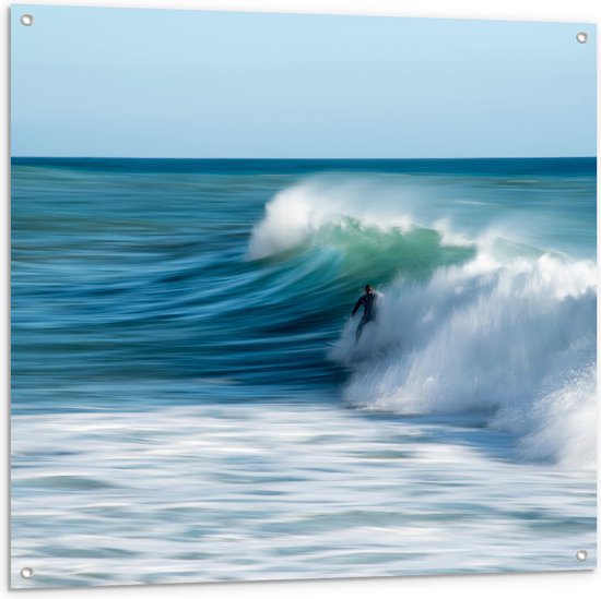 WallClassics - Tuinposter – Surfer over Razende Golven op Zee - 100x100 cm Foto op Tuinposter (wanddecoratie voor buiten en binnen)