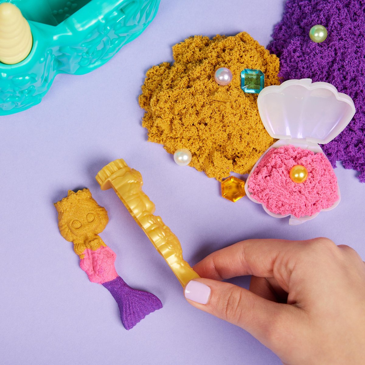 Kinetic Sand - Kristal Zeemeermin-speelset met 481 g goudkleurig glinsterend orig ineel kinetisch zandmet opbergbak en gereedschap - Sensoriche speelgoed — afbeelding 4