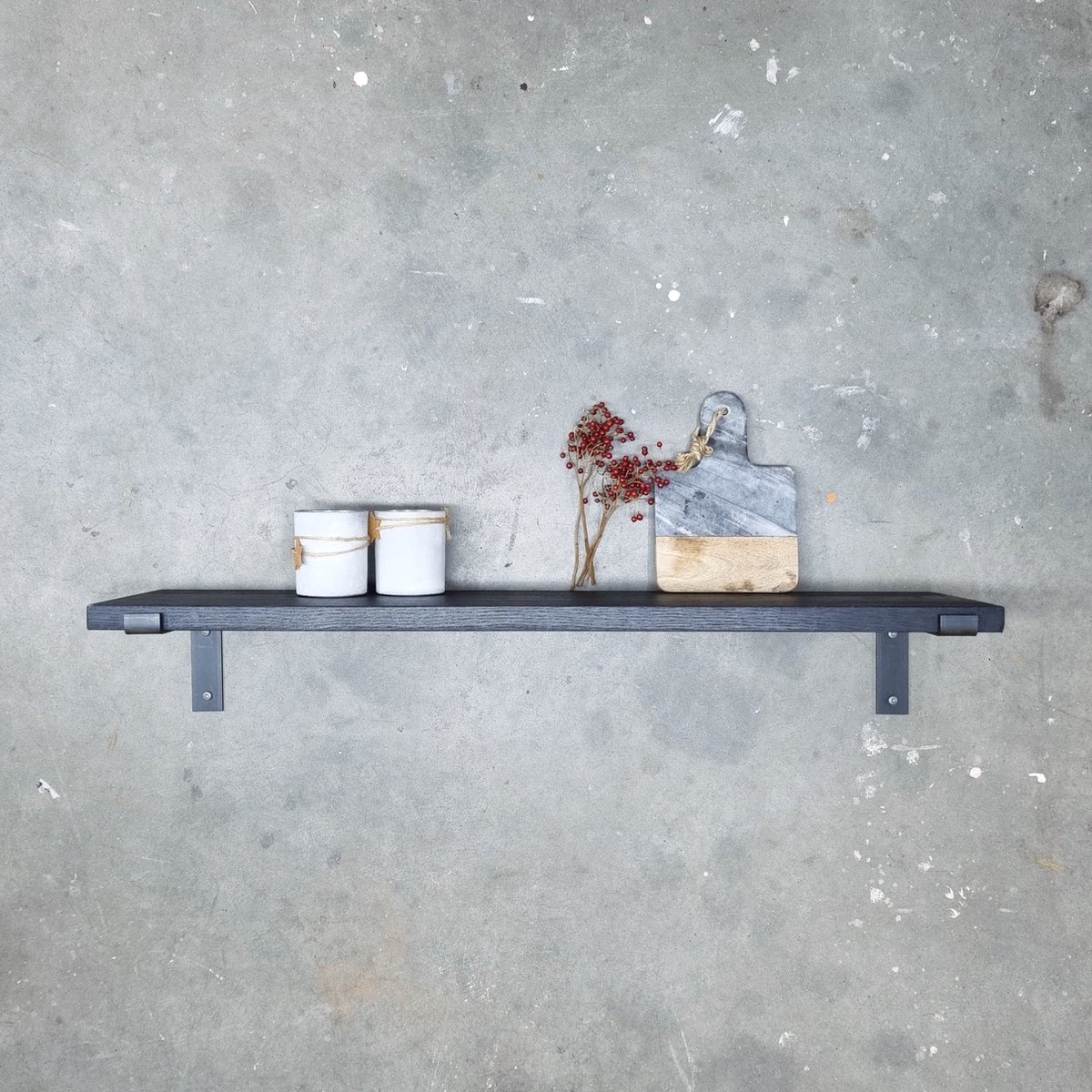 GoudmetHout Wandplank Industrieel - 120 x 25 cm Muurplank - Zwart Eiken Hout - Decoratie Wandrek & Boekenrek - Hangplank Keuken - Wall Shelf + 2 Mat Blanke Plankdragers van Staal Zwart - Mat blank - 25 cm