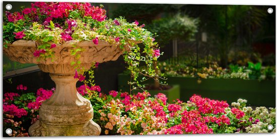 WallClassics - Tuinposter – Felroze Bloemen uit Fontein - 100x50 cm Foto op Tuinposter (wanddecoratie voor buiten en binnen)