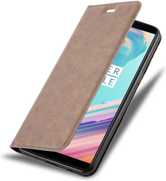 Étui Cadorabo pour OnePlus 5T en COFFEE BROWN - Étui de protection avec fermeture magnétique