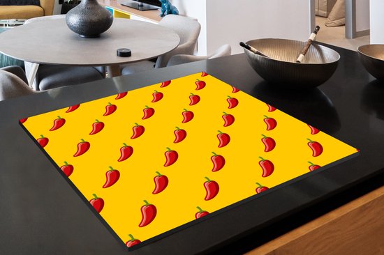 KitchenYeah® Inductie beschermer 78x78 cm - Patroon van hete pepers - Kookplaataccessoires - Afdekplaat voor kookplaat - Inductiebeschermer - Inductiemat - Inductieplaat mat