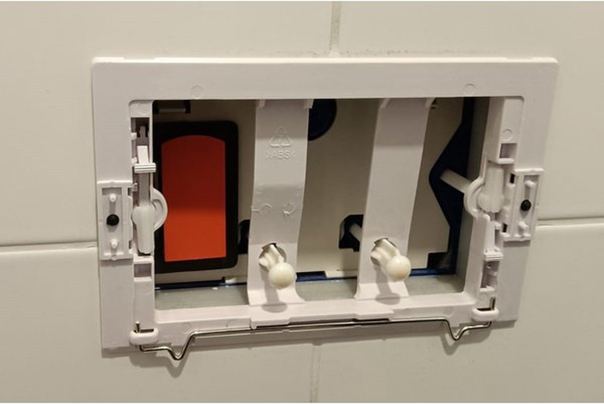 QeramiQ Push toiletblokhouder montageset voor Geberit UP100, UP320, UP300