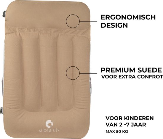 Beige opblaasbaar kinderbedje met ergonomisch ontwerp van suède voor extra comfort.