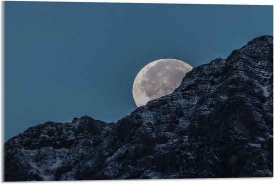 WallClassics - Acrylglas - Heldere Maan achter Rots - 75x50 cm Foto op Acrylglas (Wanddecoratie op Acrylaat)