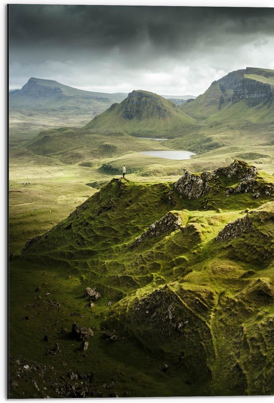 Dibond - Bergen met Groen Landschap - 50x75 cm Foto op Aluminium (Wanddecoratie van metaal)