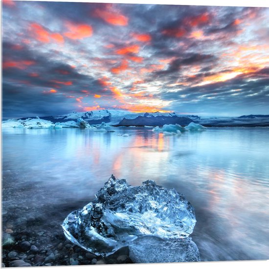 WallClassics - Acrylglas - Meerkleurige Lucht boven IJslandschap met Rotsen - 80x80 cm Foto op Acrylglas (Met Ophangsysteem)