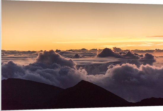 PVC Schuimplaat- Bergen boven de Wolken - Hawaii - 120x80 cm Foto op PVC Schuimplaat