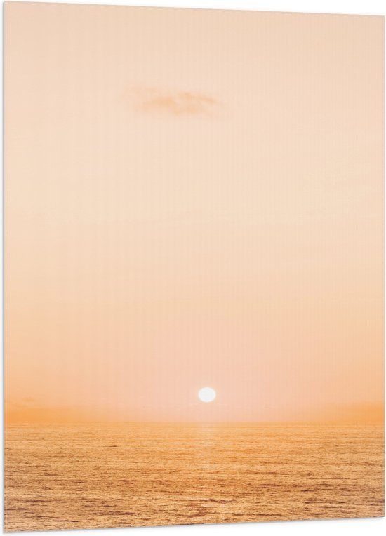 WallClassics - Vlag - Mistige Zonsondergang boven Zee - 70x105 cm Foto op Polyester Vlag