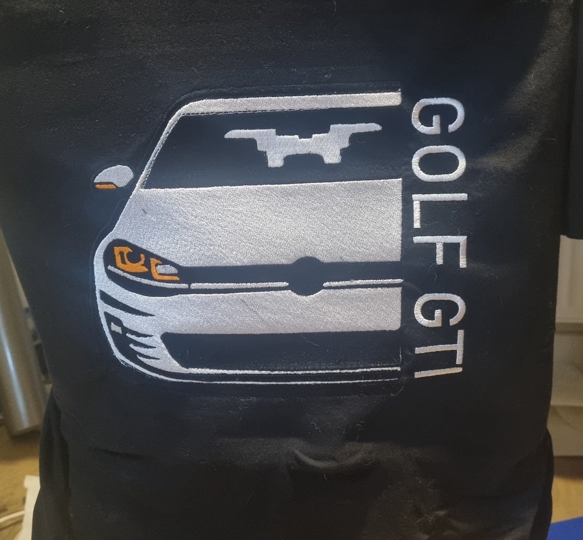 Just Hoods Hoodie Golf GTI Geborduurd - Officiële VW Licentie - Iconisch Ontwerp - Zwart