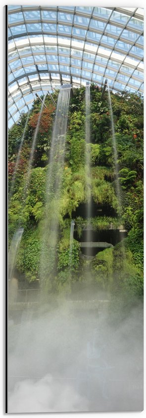 Dibond - Groene Berg met Waterval - 20x60 cm Foto op Aluminium (Met Ophangsysteem)