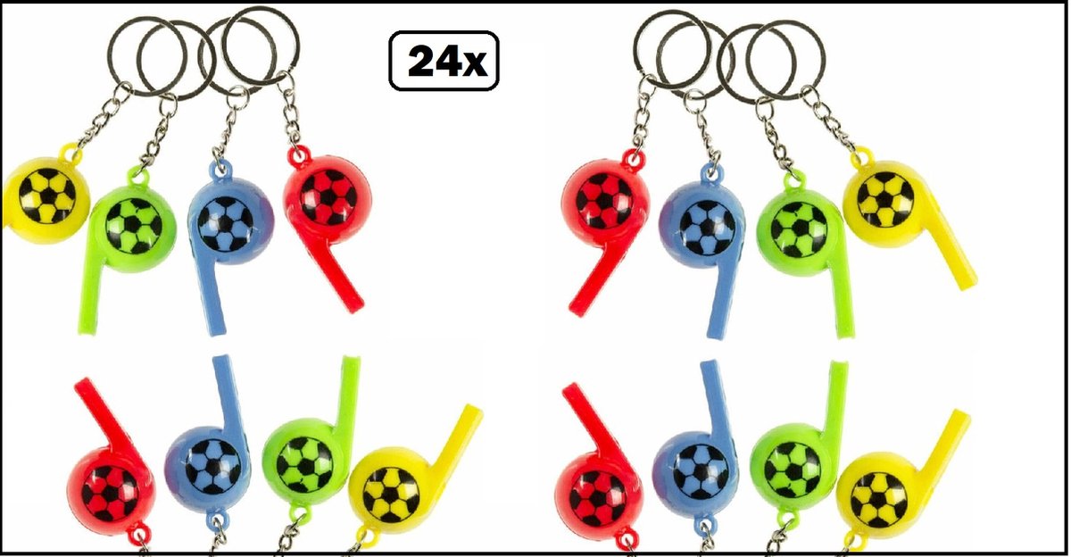 24x Sleutelhanger voetbalfluitje 6cm assortie - voetbal fluit scheidsrechter muziek lawaai sleutel hanger fluitje verjaardag thema feest