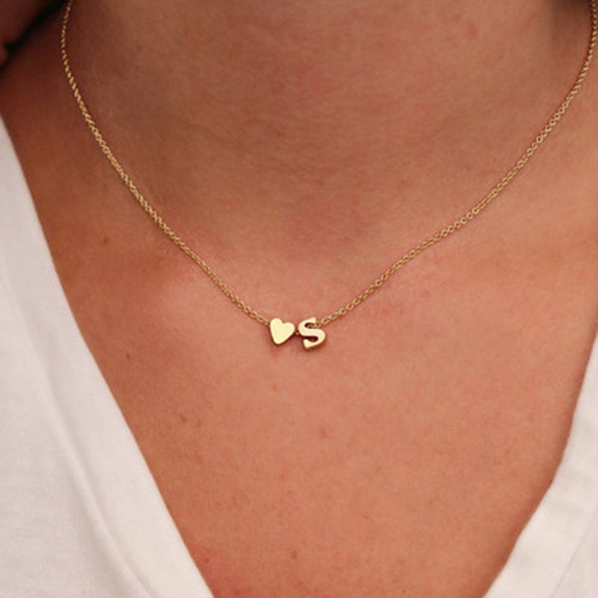 Dear Lune - Ketting Letter C - Valentijns tip - Love - Necklace - Ketting met initiaal - Simple - Elegant