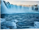 WallClassics - PVC Schuimplaat - Goðafoss Watervallen in IJsland - 80x60 cm Foto op PVC Schuimplaat (Met Ophangsysteem)