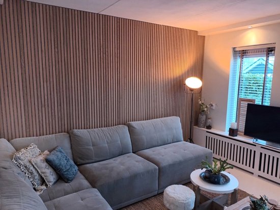 Foto: Akoestisch houten wandpaneel 90 wallingtonnl eiken naturel promo grey 240 x 88 cm akoestische panelen houten paneel nagalm houten latten akoestisch wandpaneel wood panel absorptie plafond paneel geluiddempend