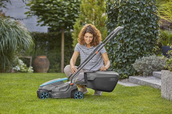 GARDENA PowerMax 32/18V P4A Read Grasmaaier Accu Incl. oplader 18 V Snijbreedte max. 320 mm van GARDENA — afbeelding 4