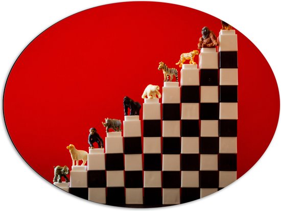 Dibond Ovaal - Speelgoed Dieren op Trap tegen Rode Achtergrond - 80x60 cm Foto op Ovaal (Met Ophangsysteem)