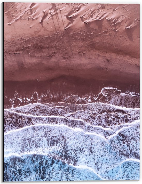 WallClassics - Dibond - Zee met Strand - 30x40 cm Foto op Aluminium (Met Ophangsysteem)