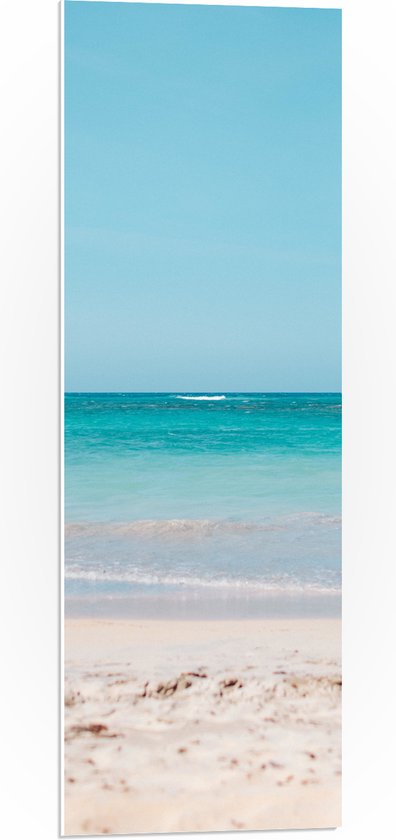 WallClassics - PVC Schuimplaat - Felblauwe Zee aan het Witte Strand - 30x90 cm Foto op PVC Schuimplaat (Met Ophangsysteem)