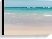 WallClassics - Canvas - Wit Strand met Helderblauwe Oceaan - 40x30 cm Foto op Canvas Schilderij (Wanddecoratie op Canvas)