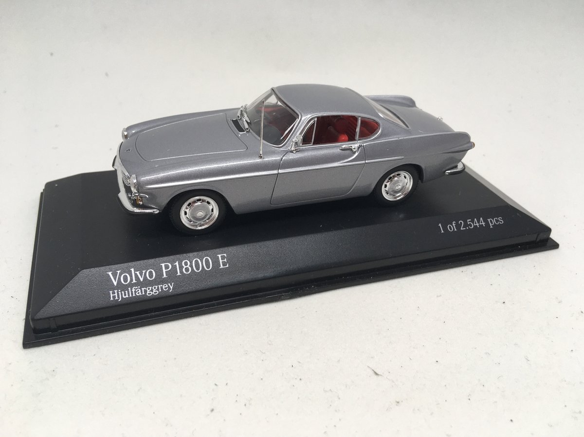 VOLVO P1800 E - 1:43 - Grijs - Minichamps - Modelauto