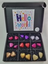 Hartjes Box met Chocolade Hartjes & Mystery Card 'Hello World' met persoonlijke (video) boodschap | Valentijnsdag | Moederdag | Vaderdag | Verjaardag | Chocoladecadeau | liefdevol cadeau