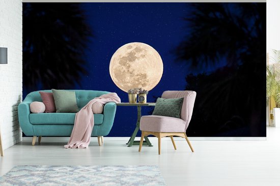 Papier peint photo vinyle - Une pleine lune dans un ciel nocturne bleu avec des étoiles largeur 465 cm x hauteur 260 cm - Tirage photo sur papier peint (disponible en 7 tailles)
