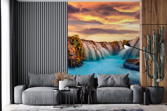 Behang - Fotobehang Waterval - Landschap - Wolken - Natuur - Breedte 165 cm x hoogte 220 cm