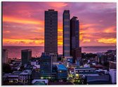 WallClassics - Dibond - Gebouwen met Uitzicht op de Baai van Manilla - 40x30 cm Foto op Aluminium (Met Ophangsysteem)