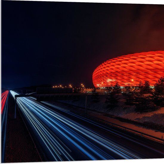 WallClassics - Acrylglas - Arena in de Nacht - Duitsland - 80x80 cm Foto op Acrylglas (Met Ophangsysteem)