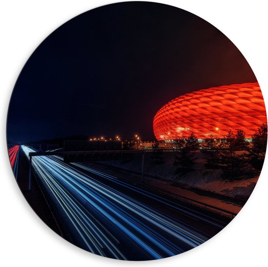 WallClassics - Dibond Muurcirkel - Arena in de Nacht - Duitsland - 80x80 cm Foto op Aluminium Muurcirkel (met ophangsysteem)