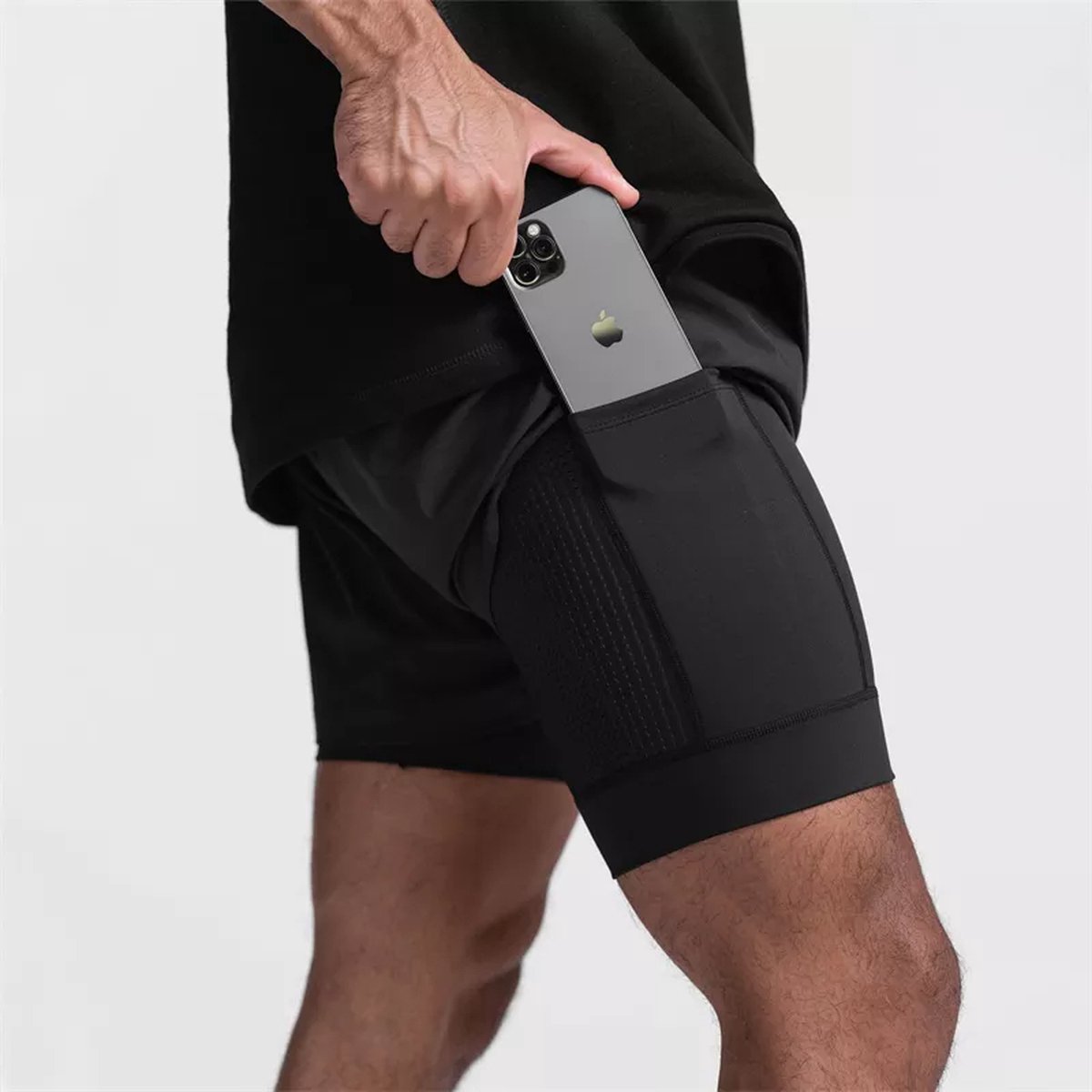 CLARRI® - Sportbroek voor Heren - Gym broek met mobiel zak en houder voor shirt - 3 in 1 Shorts – Hardloop & fitnessbroek – Zwart Maat XL
