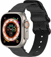 iMoshion Bandje Geschikt voor Apple Watch Bandje Series 1 / 2 / 3 / 4 / 5 / 6 / 7 / 8 / 9 / SE / Ultra (2) - 42 / 44 / 45 / 49 mm - iMoshion Nylon band - Zwart