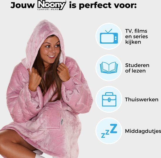 Model in een zachte roze Noony hoodie deken. Iconen tonen geschikte activiteiten zoals tv kijken en studeren.